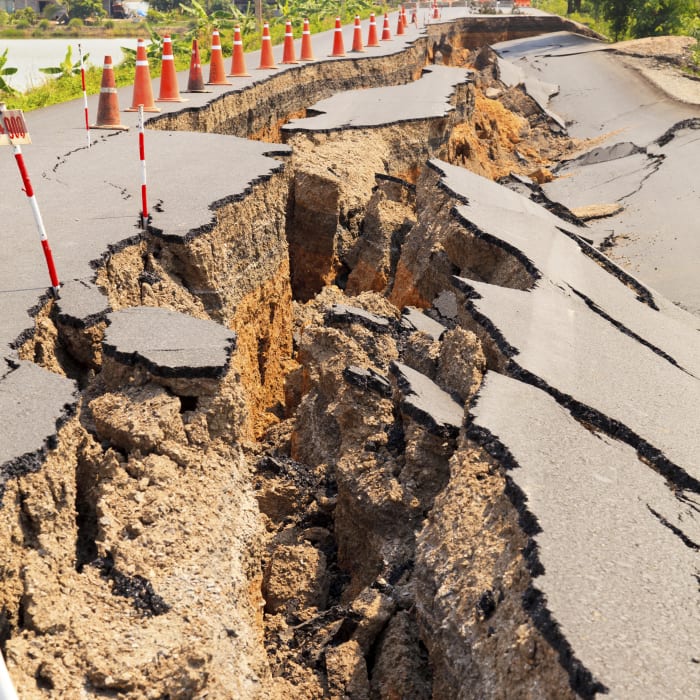 earthquake-roadjpg.jpg